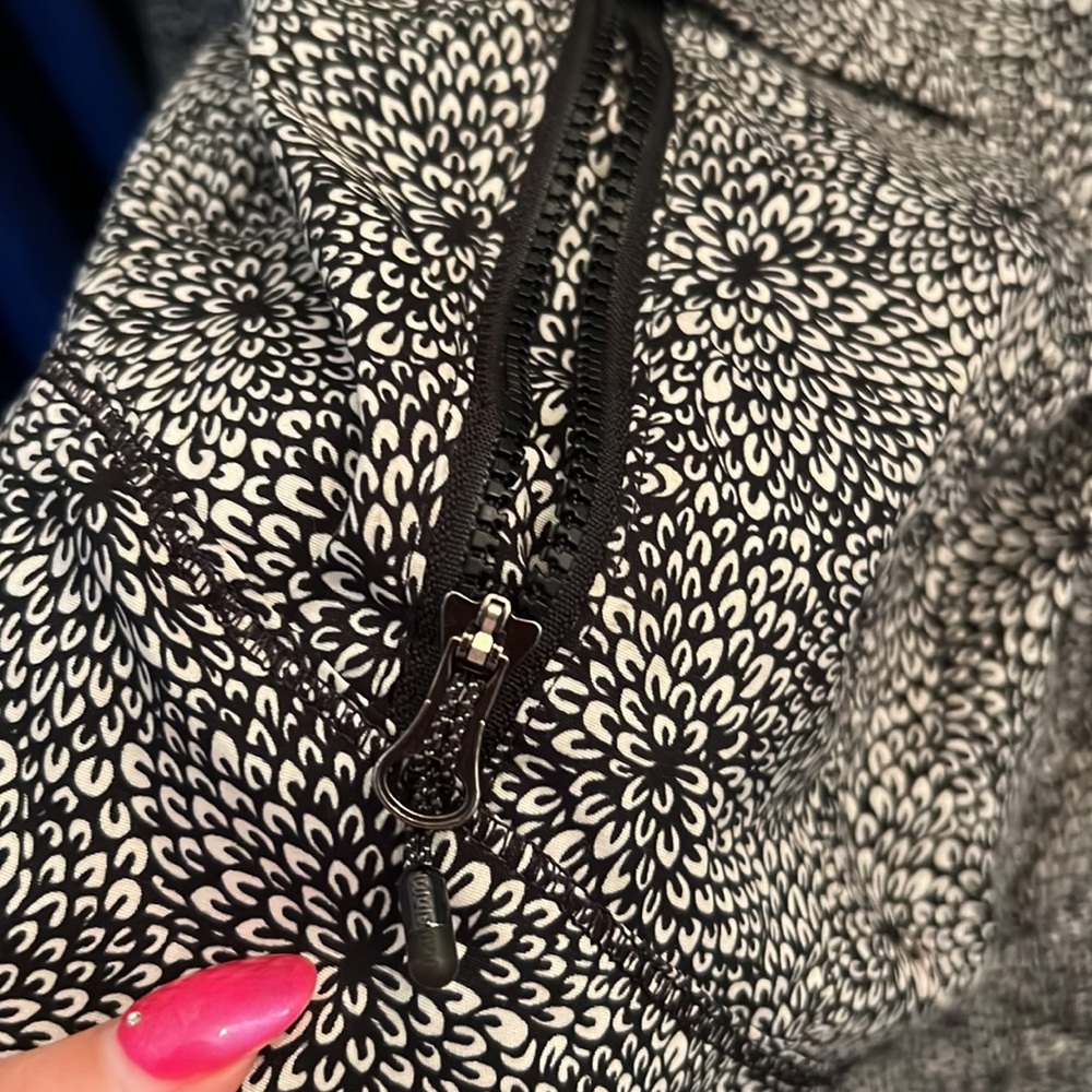 Lululemon Jacket - Picture 4 of 8